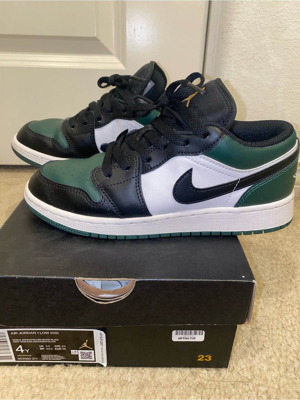 Nike Air Jordan 1 Low - Green, Black & White with Gold Jumpman 4Y